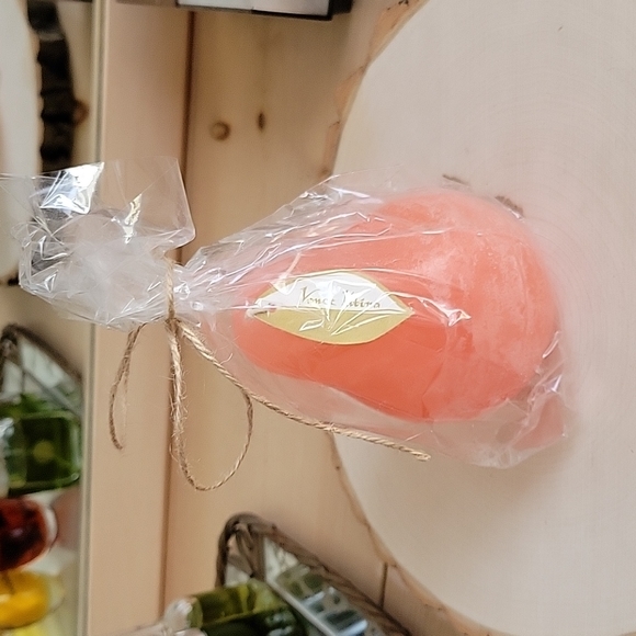 Vance Kitira Timber Pear Candle - Picture 1 of 4